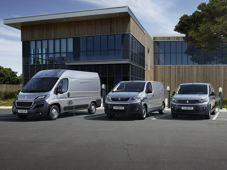 В Peugeot рассказали, чем электрические фургоны круче дизельных