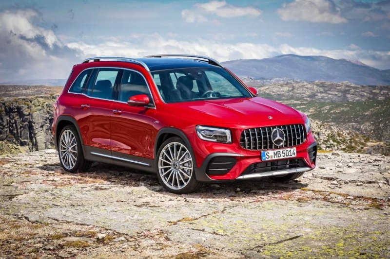 В России отзовут новые внедорожники Mercedes-Benz из-за проблем с кузовом