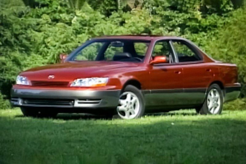 Видео: ретро-обзор 30-летнего Lexus ES 300