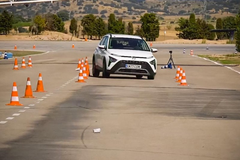 Видео: самый бюджетный кроссовер Hyundai проходит «лосиный тест»