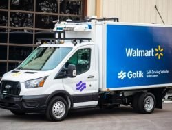 Walmart доставляет продукты на грузовиках без водителя