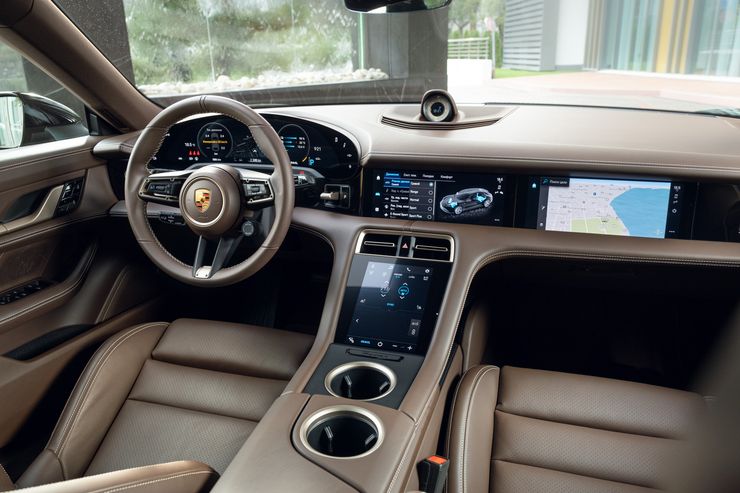 Завидуйте молча: первый тест-драйв Porsche Taycan Cross Turismo