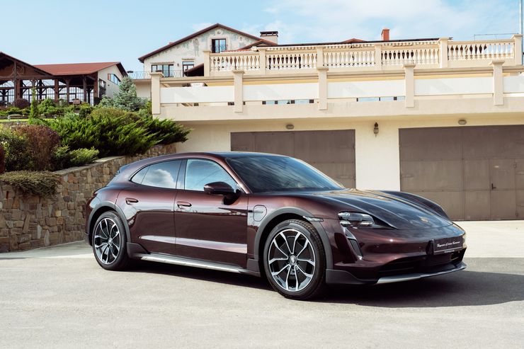 Завидуйте молча: первый тест-драйв Porsche Taycan Cross Turismo
