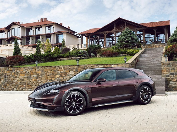 Завидуйте молча: первый тест-драйв Porsche Taycan Cross Turismo