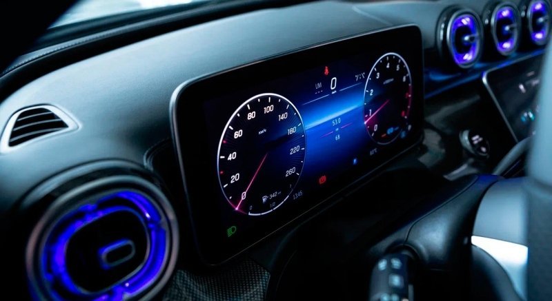 
            Модельное масштабирование. Тест-драйв нового Mercedes C-класс
        