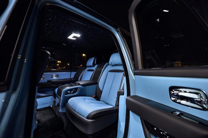 
            Rolls-Royce посвятил спецверсию Cullinan атмосфере московских ночей
        