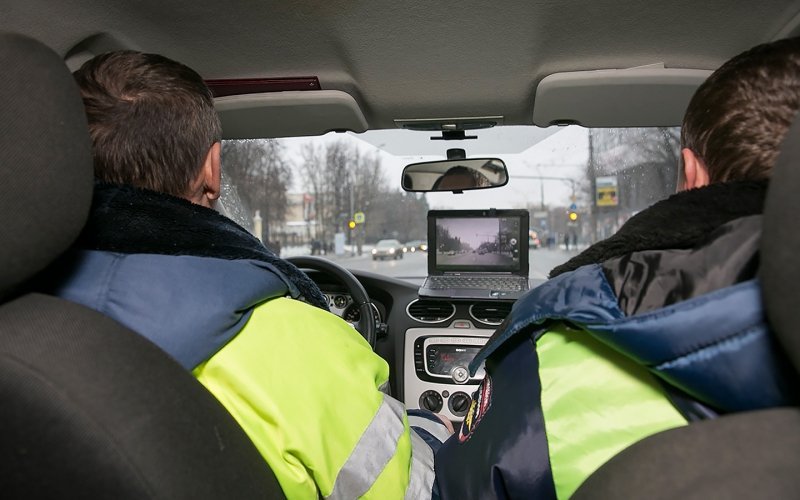 
            ГИБДД напомнила о скрытых патрулях. Водителей снимают в потоке и штрафуют
        