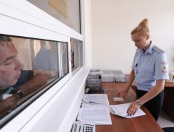 В ГИБДД приостановили выдачу прав и регистрацию машин из-за сбоя