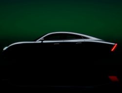 Mercedes показал силуэт самого дальнобойного электрокара