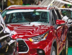 Toyota остановит производство машин на пяти заводах