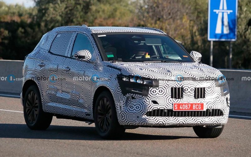 
            Новый кроссовер Renault Austral сфотографировали во время тестов
        