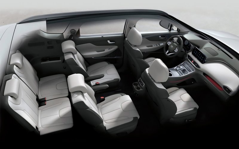 
            Кроссоверу Hyundai Santa Fe добавили 6-местную версию
        