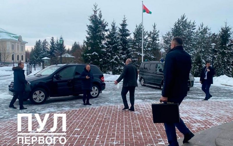
            ОСАГО-2022, Путин за рулем Mercedes и другое. Автоновости дня
        