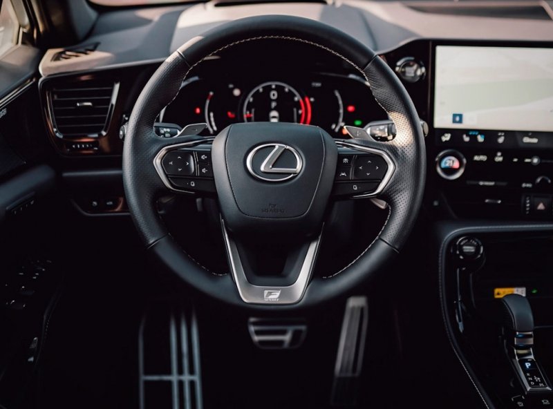 
            Lexus назвал стоимость кроссовера NX нового поколения для России
        
