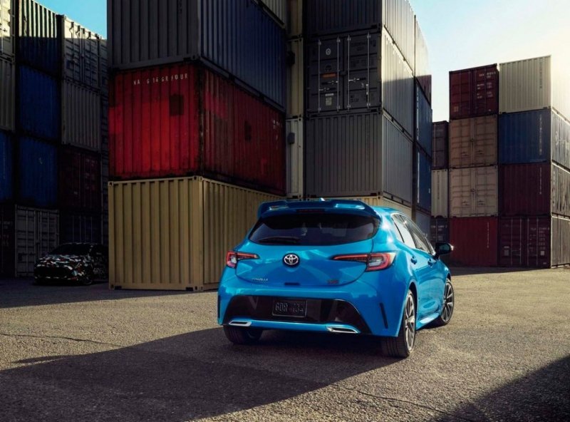 
            Toyota показала 268-сильную спорт-версию Corolla
        