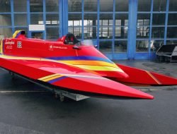 850-сильный катер с двигателем Lamborghini пустят с молотка