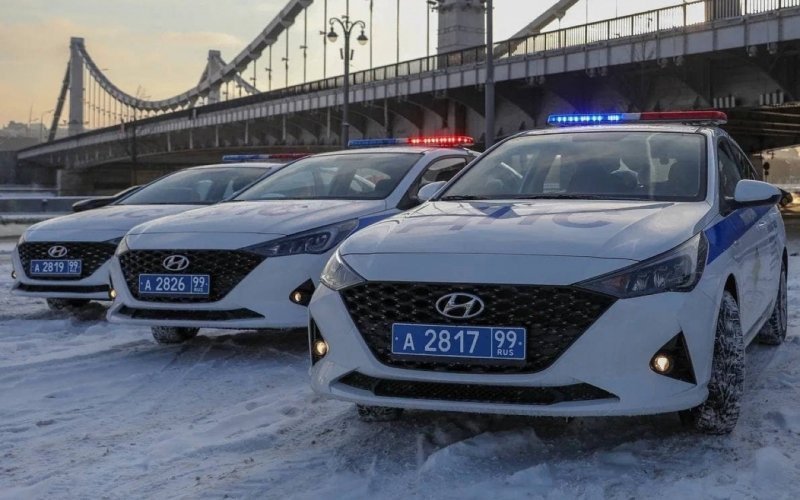 
            Новые машины ГИБДД, парковка за ₽450 в час и другое. Автоновости дня
        