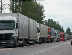 Госдума нашла управу на иностранцев со штрафами. Их задержат на границе