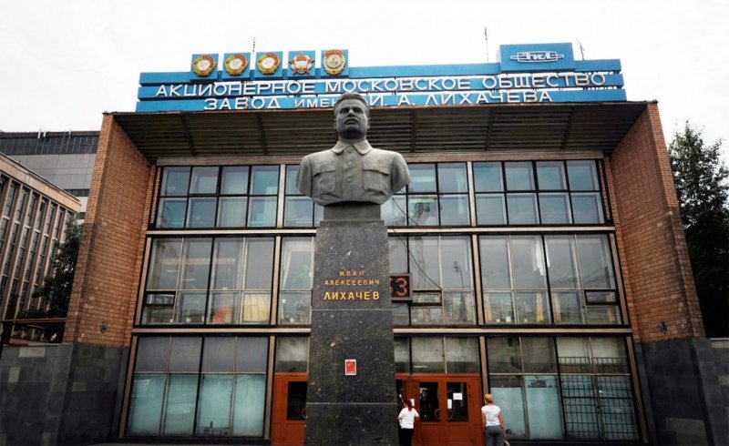 
            Здесь был ЗИЛ. Репортаж о легендарном заводе, которого не стало
        