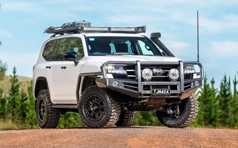 
            Новый Toyota Land Cruiser получил версию для экстремального бездорожья
        