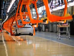 АвтоВАЗ не выпустил 100 тысяч автомобилей из-за простоев