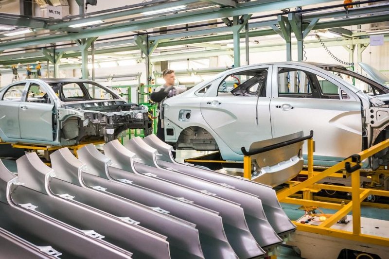 АвтоВАЗ остановил сборку Lada и Renault: не хватает комплектующих