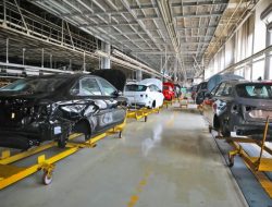АвтоВАЗ прекратил поставки машинокомплектов на Украину