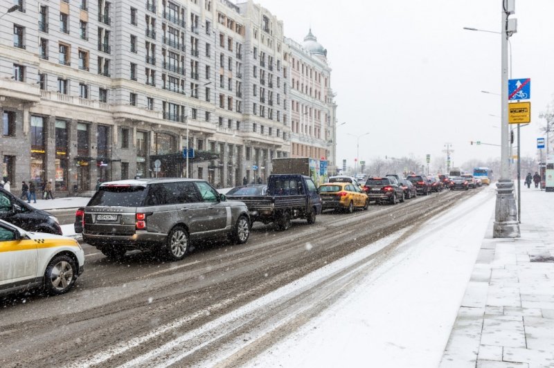 
            Водителей предупредили о суровых морозах. Регионы, где будет непросто
        