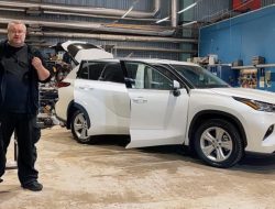 Блогер наглядно показал разницу в сборке Toyota для России и США