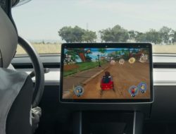 Более полумиллиона электрокаров Tesla могут признать опасными из-за видеоигр