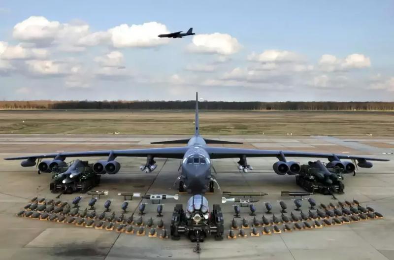 Бомбардировщики Boeing B-52 переведут на двигатели Rolls-Royce