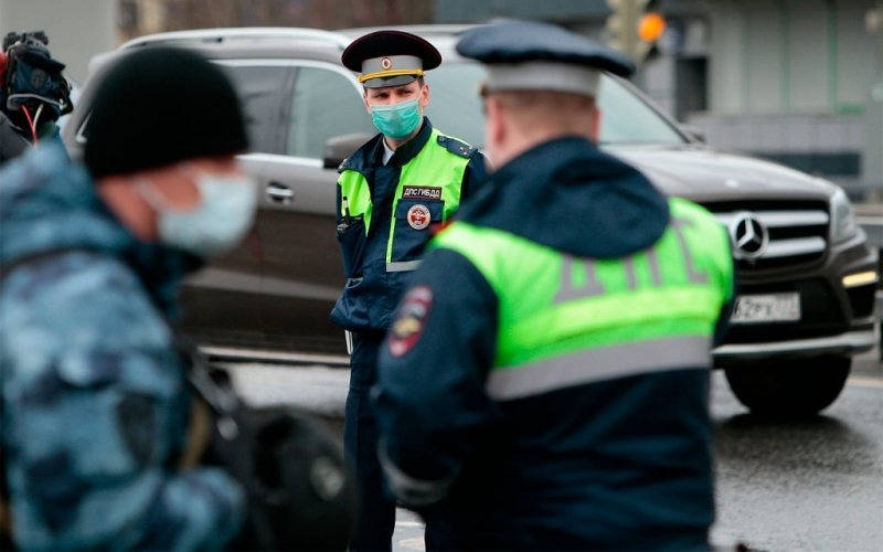 
            «Есть такие спорщики...» Когда инспекторы ГИБДД смогут вскрывать машины
        