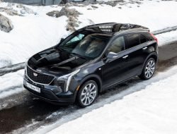 Cadillac лишил кроссоверы XT4, XT5 и XT6 парктроников