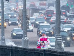Московских водителей предупредили о 10-балльных пробках вечером