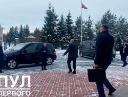 Путин проехал за рулем Mercedes ML по Петербургу. Фото