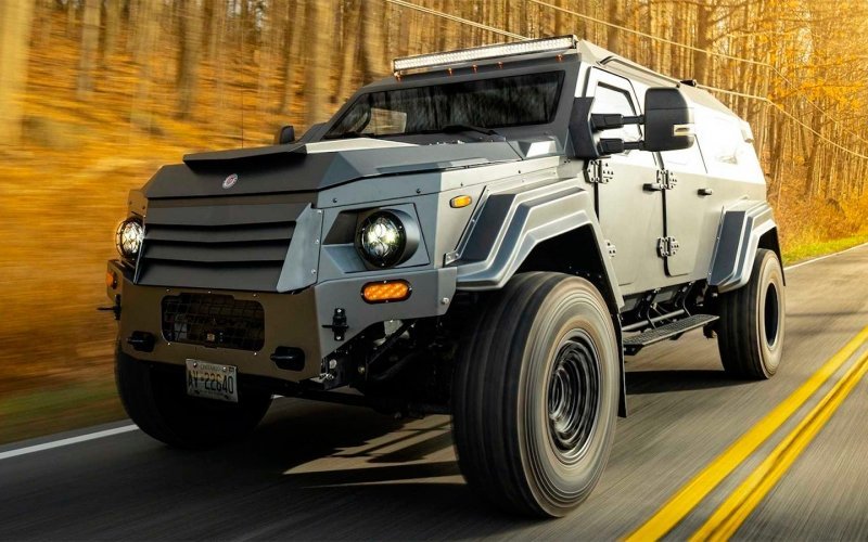 
            Канадский суперброневик Gurkha выставили на аукцион. Фото
        