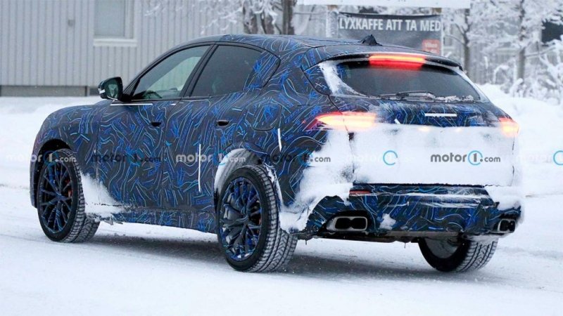 
            Новый компактный кроссовер Maserati испытали на заснеженных дорогах. Фото
        