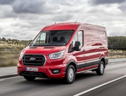 Ford полностью переиначит модель Transit для России
