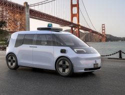 Geely разработает беспилотник для «дочки» Google