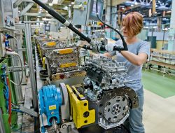 Какие годовые премии получат работники АВТОВАЗа и Mercedes-Benz