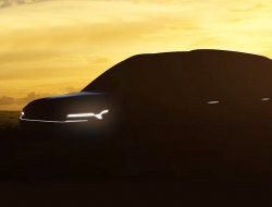 Kia готовит недорогой семиместный кроссвэн под названием Carens