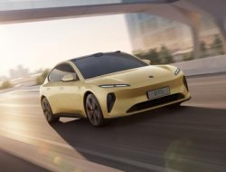 Китайская компания Nio представила конкурента Tesla Model 3