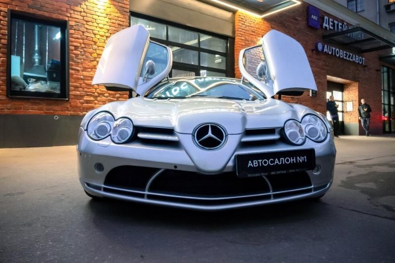 Культовый Mercedes-Benz SLR McLaren продают в Москве за 40 миллионов рублей