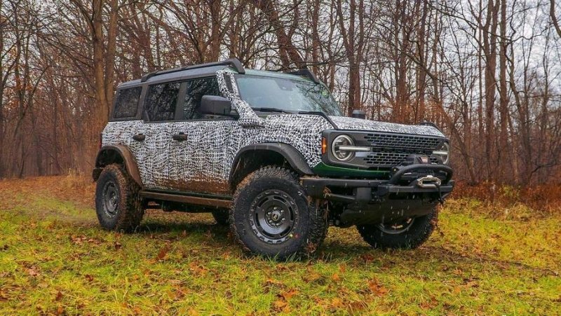 Лебёдка, шноркель, крылья и колёса: посмотрите на брутальный Ford Bronco Everglades