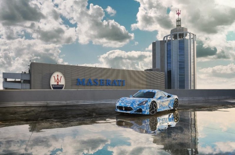 Maserati MC20 в кузове родстер: первые фотографии