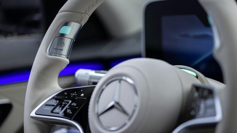 Mercedes-Benz первым в мире сертифицировал автопилот третьего уровня