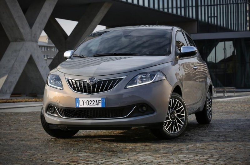 Mercedes-Benz станет эталоном для Lancia