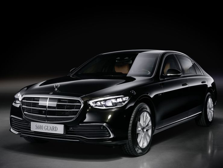 Mercedes-Benz вместо Audi: Олаф Шольц не будет донашивать автопарк Ангелы Меркель