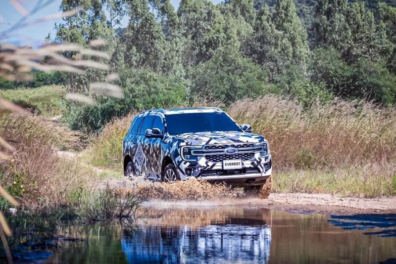 Новый кроссовер Lexus, 16 электрокаров Toyota и рамный внедорожник Ford: главное за неделю