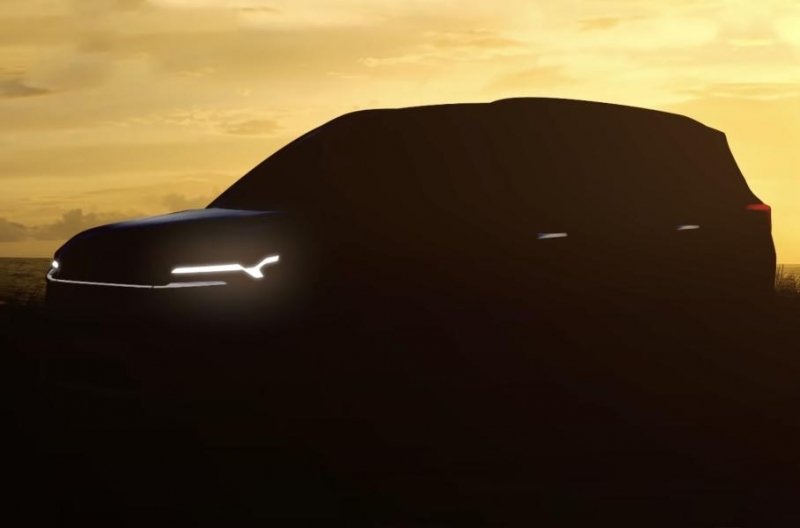 Новый кроссвэн Kia Carens показали на видео